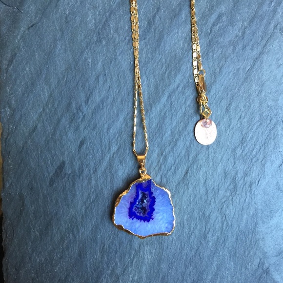 Natural Agate Druzy pendant necklace - Picture 2 of 4
